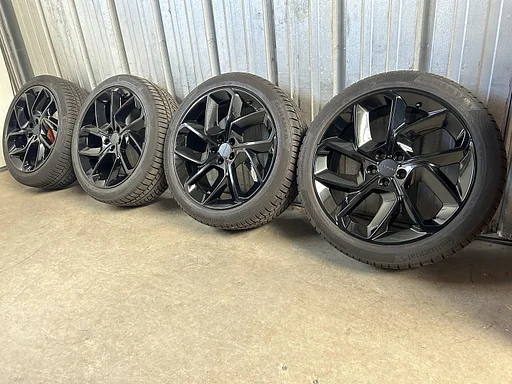 8mm! Originele Lynk & Co 20 inch zwarte velgen 5x108 winterbanden 235/45R20 Continental