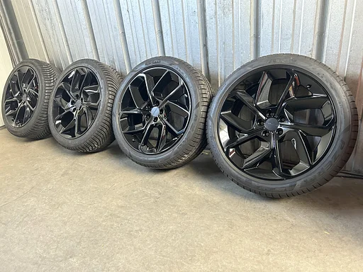 8mm! Originele Lynk & Co 20 inch zwarte velgen 5x108 zomerbanden 235/45R20 Pirelli