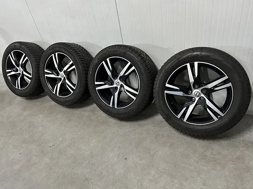 6-7mm! Originele Volvo XC40 5-Double Spoke Matt Black Diamond Cut 18 inch R-Design velgen 5x108 winterbanden 235/55R18 Goodyear
