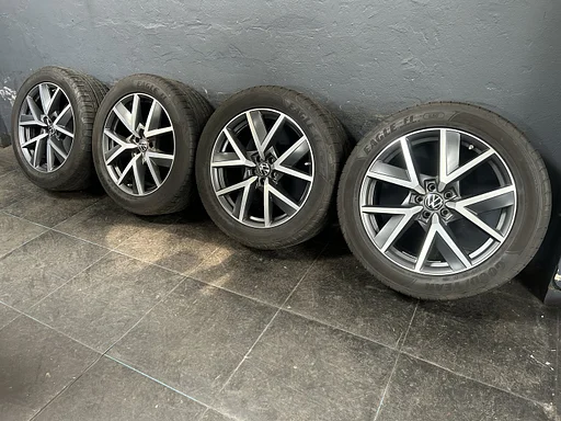 8mm! Originele VW Touareg CR7 Braga 20 inch antraciete velgen TPMS 5x112 zomerbanden 285/45R20 Goodyear