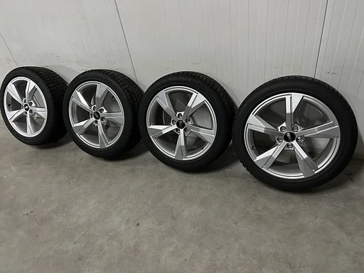 7mm! Originele Audi A1 82A 17 inch rotor velgen 5x100 winterbanden 215/45R17 Hankook