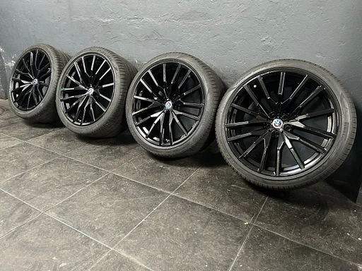 7mm! Originele BMW X5 X6 G05 G06 Style 742M 22 inch zwart breedset velgen 5x112 TPMS zomerbanden 275/35R22 Pirelli