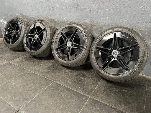 6mm! Originele Mercedes AMG C300E Hybrid W206 18 inch breedset zwarte velgen 5x112 TPMS zomerbanden 225/45R18 Michelin