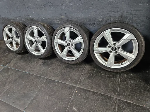 7mm! Originele Audi A3 18 inch Rotor velgen 5x112 zomerbanden 225/40R18 Continental