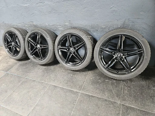 6mm! Originele Audi A4 B9 8W 18 inch zwarte velgen 5x112 winterbanden 245/40R18 Continental