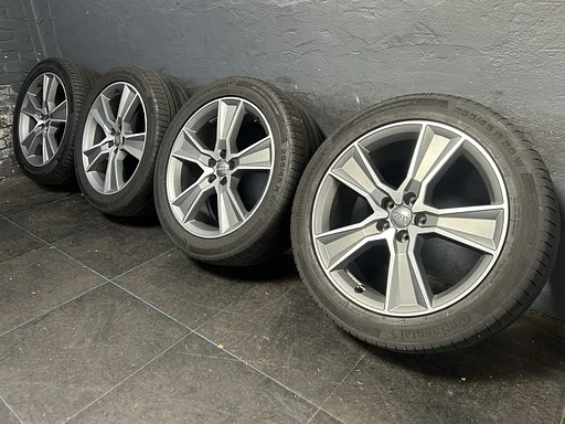 6mm! Originele Audi Q5 80A 20 inch antraciete velgen 5x112 zomerbanden 255/45R20 Continental