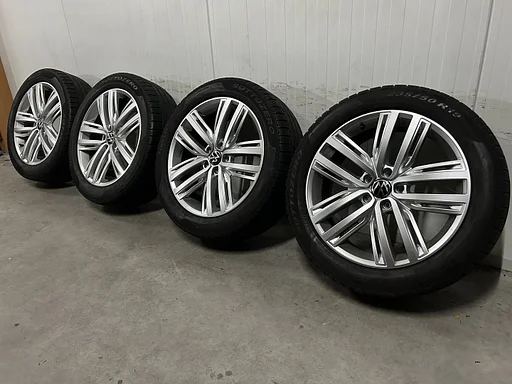 6-7mm! Originele VW Tiguan II 5NA Auckland 19 inch velgen 5x112 winterbanden 235/50R19 Pirelli