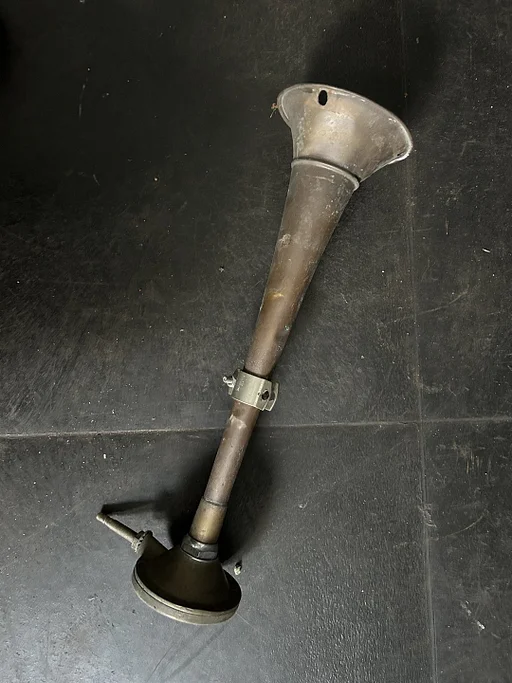 Claxon Toeter Cadillac DeVille Fleetwood Brougham