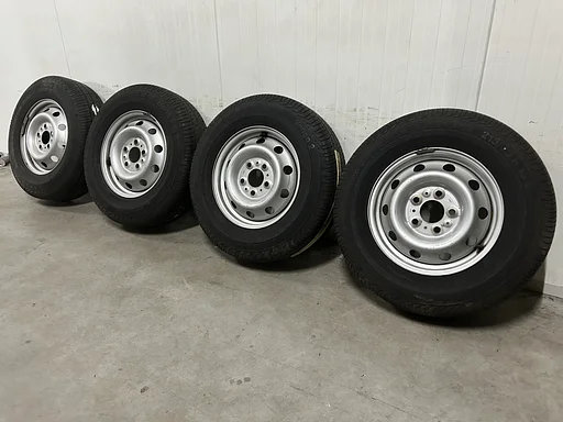 9-10mm! Originele Fiat Ducato Maxi Citroen Jumper Maxi Peugeot Boxer Maxi camper 16 inch stalen velgen 5x130 zomerbanden 215/75R16C Continental