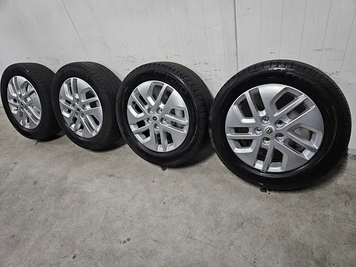 7mm! Originele Opel Vivaro 17 inch velgen 5x114,3 zomerbanden 215/60R17C Goodyear