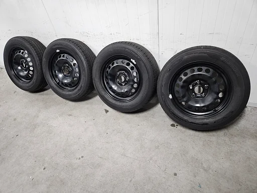 Nieuwe originele VW Caddy T-Roc Passat Audi Q2 Skoda Karoq 16 inch stalen velgen 5x112 zomerbanden 205/60R16 Hankook