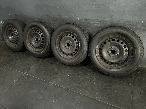 9mm! Originele VAG VW Golf Caddy Audi A3 Leon 15 inch stalen velgen 5x112 winterbanden 195/65R15 Fulda