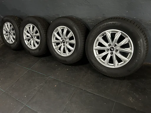 6mm! Originele Audi Q5 80A 17 inch velgen 5x112 winterbanden 235/65R17 Pirelli