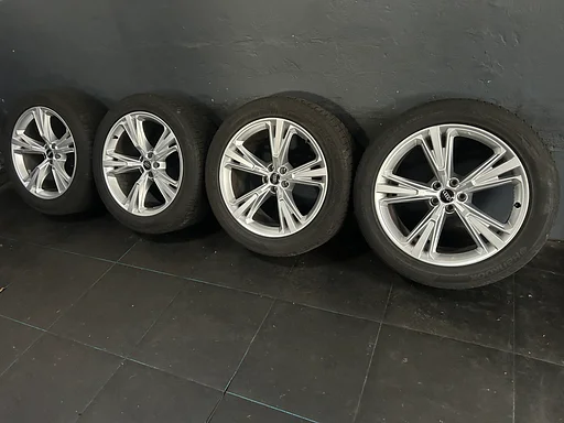6mm! Originele Audi Q8 SQ8 4M8 21 inch velgen 5x112 winterbanden 285/45R21 Hankook