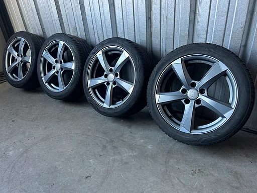 Audi Rotor look A3 VAG VW Golf Caddy Leon 17 inch velgen 5x112 AllSeasonBanden 225/45R17 Vredestein