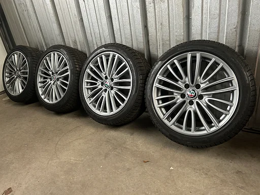 5-6mm! Originele Alfa Romeo Giulia QV 18 inch antraciete velgen 5x110 TPMS winterbanden 225/45R18 Pirelli