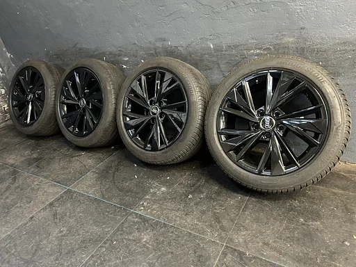 6-7mm! Originele Audi A3 8Y 17 inch zwarte velgen 5x112 zomerbanden 225/45R17 Bridgestone