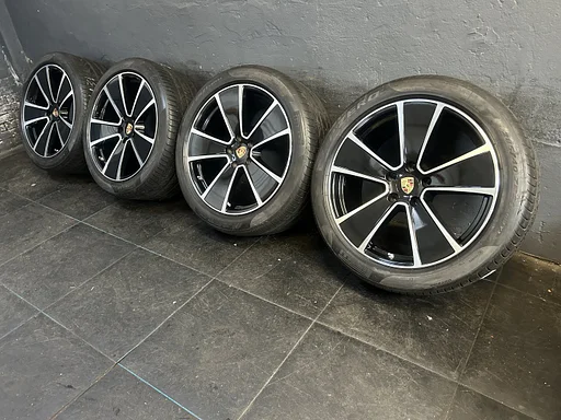 7mm! Originele Porsche Cayenne Coupe 9Y 21 inch zwarte velgen breedset 5x130 TPMS zomerbanden 285/40R21 Pirelli