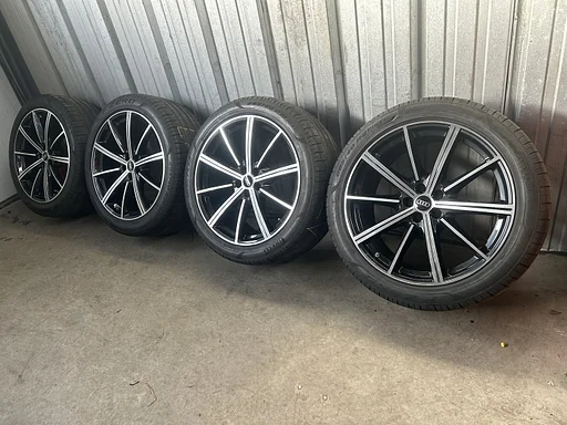Originele Audi Q7 SQ7 Audi Sport 4M 21 inch TPMS zwarte velgen 5x112 zomerbanden 285/40R21 Pirelli