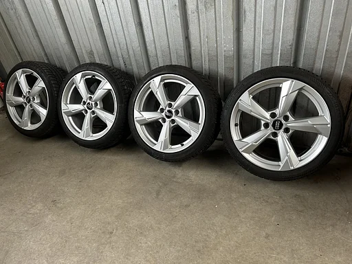 8mm! Originele Audi A3 18 inch Rotor velgen 5x112 winterbanden 225/40R18 Continental