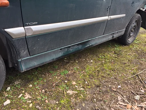 ZIJSKIRT SIDESKIRT LINKS DAIHATSU SIRION FACELIFT