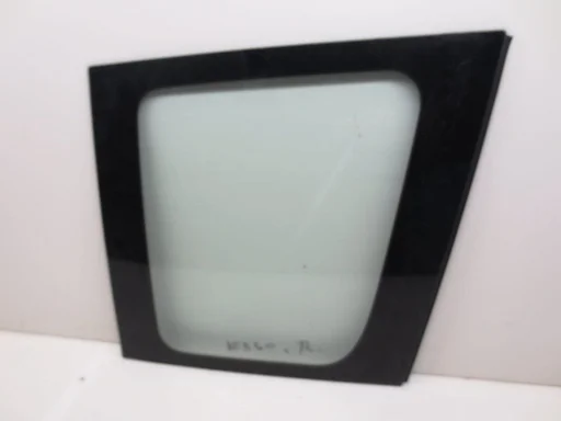 ZIJRUIT RECHTS ACHTER TOYOTA YARIS VERSO