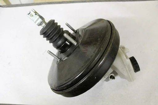 HOOFDREMCILINDER MET REMBEKRACHTIGER C1 107 AYGO