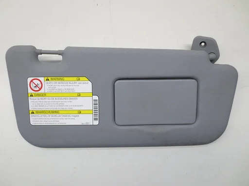 ZONNEKLEP RECHTS MITSUBISHI COLT