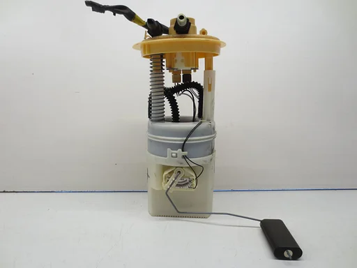 BRANDSTOFPOMP BENZINEPOMP MITSUBISHI COLT