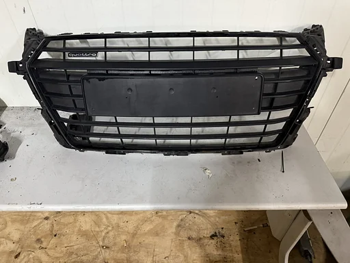 Grille Audi TT MK3 8S met Quattro logo