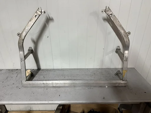 Aluminium frame voor bevestiging van onderplaat Audi TT MK2 8J
