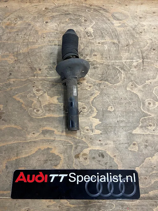 Veerpoot gebruikt links Audi TT mk1 1998-2006 onderdeelnummer 8N0413031K