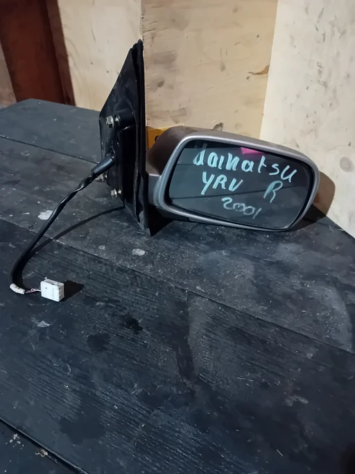 Rechter buitenspiegel Daihatsu YRV bj.2001