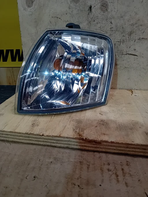 Rechter knipperlicht unit Mazda Demio bj.2002