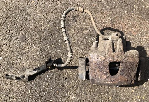 Remklauw Links Vóór Chrysler Voyager / Grand Voyager 2004-2008