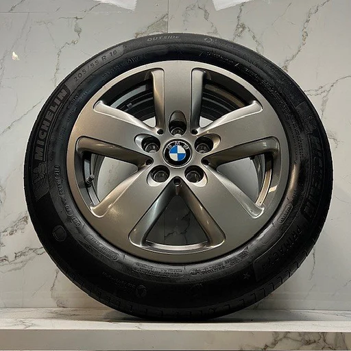 Bmw 1-serie F40 205/55/16 INCH STYLING 517 Zomerset Michelin
