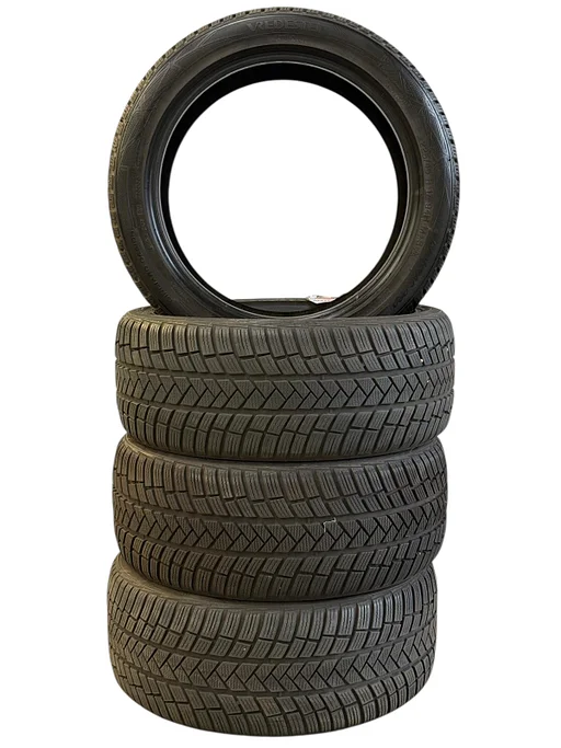 Vredestein banden-set 225/45R17 winter