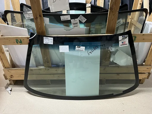 PONTIAC GRAND AM 2C/4S 92 - 98 VOORRUIT GROEN / BLAUWE ZONNEBAND VIN