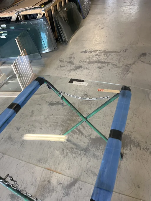 MERCEDES 250 - 280 CH.114/115 68 - 77 CPE VOORRUIT GELAAGD HELDER