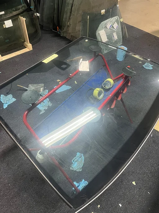 FORD FOCUS C MAX 03 - VOORRUIT BLAUW SOLAR +REGENSENSOR +VIN