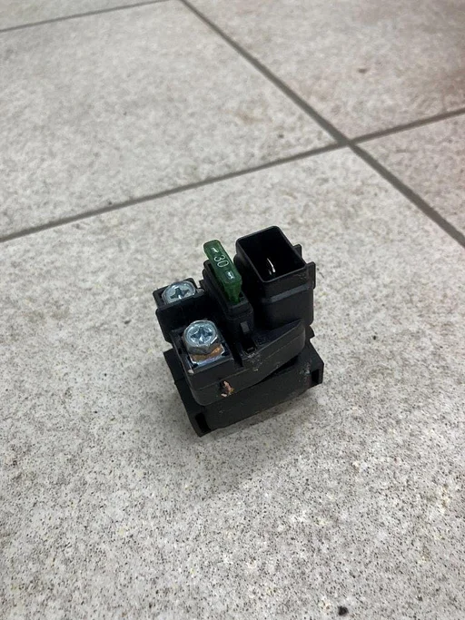 Suzuki GSX-R 600 750 K4 K5 2004 - 2005 starter relay start relay