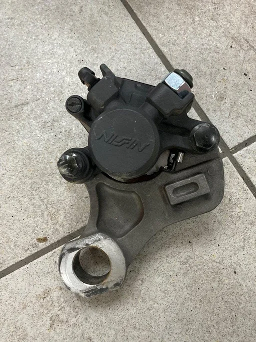 Hinterrad-Bremssattel Yamaha YZF-R1 RN12 2004 - 2006 hintere Bremse Halterung Bremsbeläge
