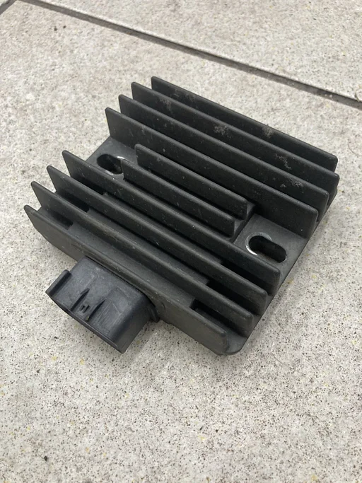Spanningsregelaar voor de Yamaha R6 2006 2007 RJ11 rectifier spanningregelaar rj11 rj15 202301