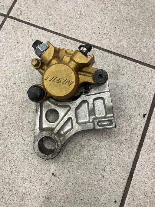 Achterremklauw voor de  Honda CBR600RR 2003 - 2004 PC37 remklauw achter achterrem CBR 600RR 600 RR PC 37 202324