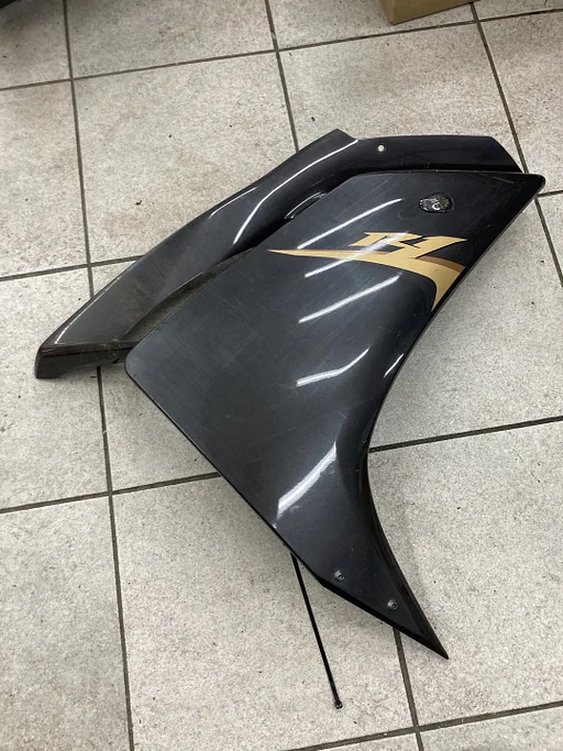 Zijkuip rechts voor de Yamaha R1 2007 - 2008 RN19 rechter rechtse zijkap zij kuip kuipdeel kap RN 19 202322