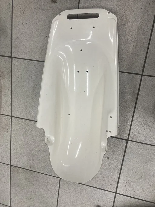 undertail Suzuki GSXR 1100 W 1993 - 1994 spatbord under tail accubak GSX-R 1100