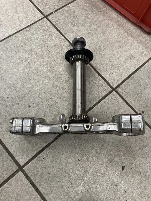 Kawasaki ZXR400 L 1991 - 2003 Gabelbrücke untere Brücke T-Stück Steuerkopf