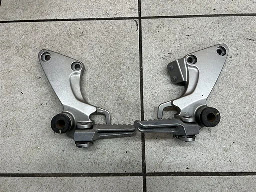 duo steuntjes voor de Kawasaki ZZR 1200 2002 - 2005 ZZR1200 duosteun voetsteun bijrijder passagier 2024007