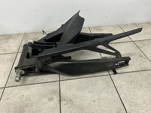 Achterbrug voor de Yamaha XSR 900 2022 - 2023 XSR900 achtervork 2024011