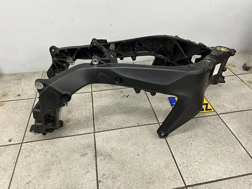 Frame met NL kenteken voor de Yamaha XSR 900 2022 - 2023 XSR900 kader hoofdframe 2024011